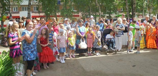 Праздник для приемных родителей в Бугульме «Семейная радуга»